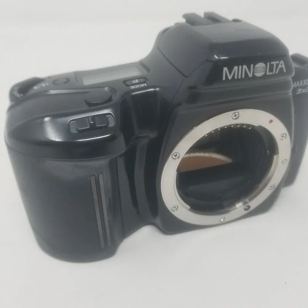 Minolta Maxxum 3Xi 35mm SLR Film Photography Black Camera Body Auto Focus Flash
